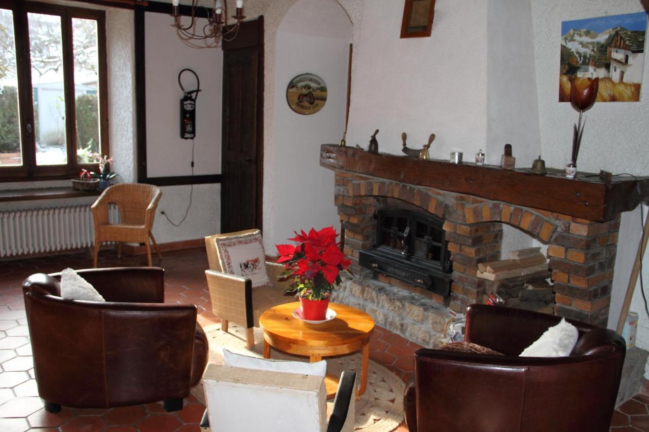 Maison De Marie Doussard Bagian luar foto